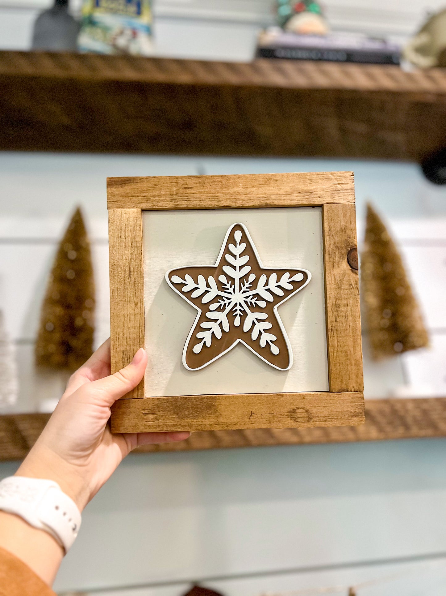 Gingerbread star wooden sign