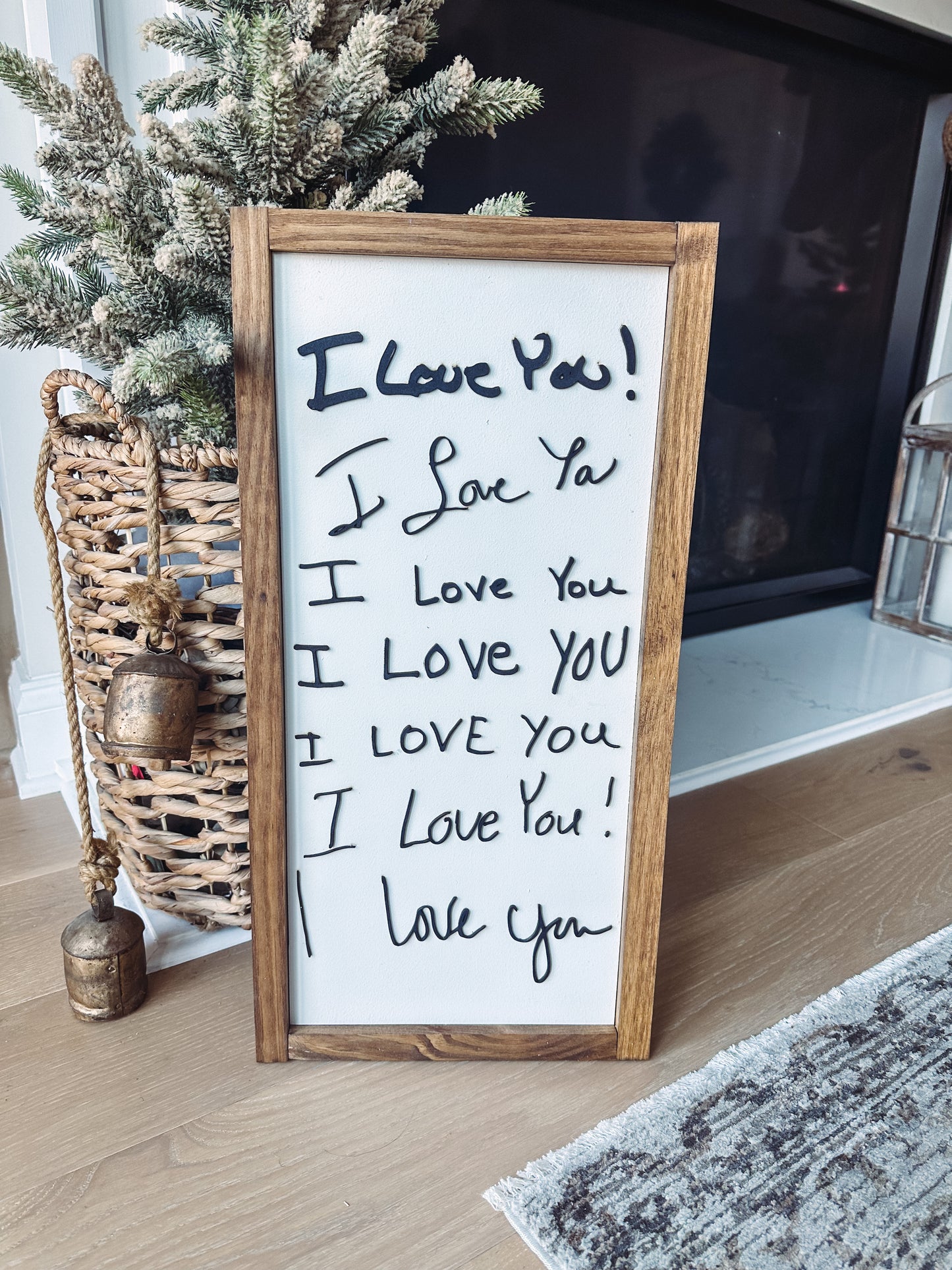 Handwritten I love you’s sign